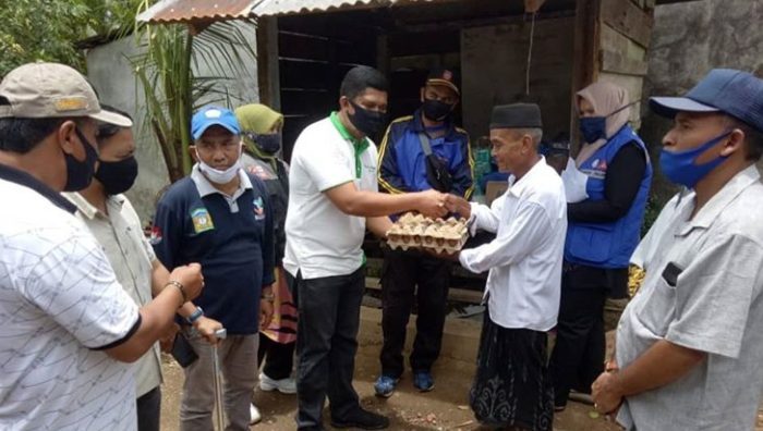 Bank Aceh Syariah Cabang Jantho Bantu Korban Badai