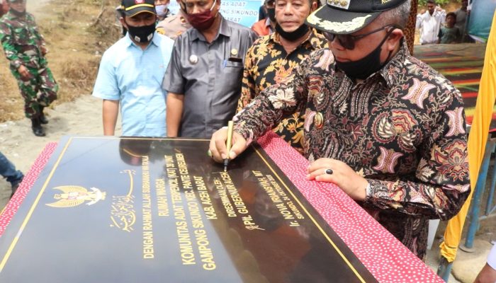 Pemerintah Aceh Resmikan 39 Unit Rumah KAT Sikundo Aceh Barat