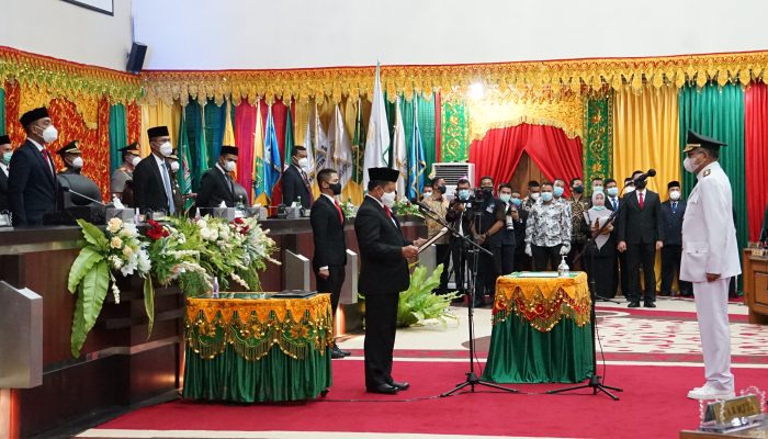 Mendagri Lantik Nova Iriansyah Sebagai Gubernur Aceh