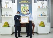 Walkot Banda Aceh Terima Penghargaan dari Menkumham RI