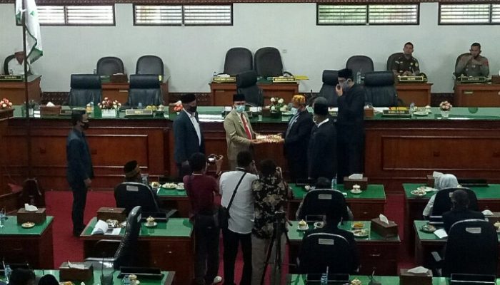 DPRK Aceh Besar Terima KUA-PPAS dari Pihak  Eksekutif