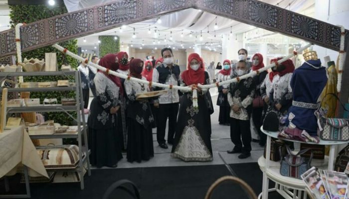 Dukung Pengrajin, Dekranasda Aceh Berencana Buka Showroom tetap di Plaza Aceh