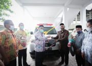 Wali Kota Serahkan Ambulans untuk Gampong Panteriek