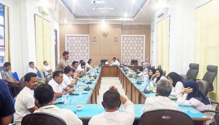 Plt. Sekretaris DPRK Aceh Besar Pimpin Rapat Perdana Tahun 2021