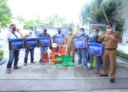 Wali Kota Serahkan Peralatan Kerja Kepada Pelaku Usaha Mikro