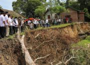 Gubernur Upayakan Rumah Bantuan untuk Korban Tanah Bergerak di Lamkleng