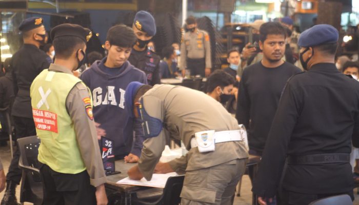 Lima Pelanggar Prokes Terjaring Dalam Operasi Yustisi di Kawasan Peunayong