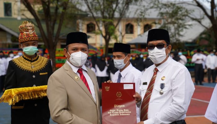 Puluhan ASN Kemenag Aceh Besar Terima Penghargaan pada Hari Amal Bakti Kementerian Agama ke-75