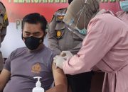 Kapolda Aceh Disuntik Vaksin di Mapolda Aceh