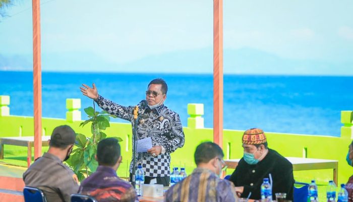 Wali Kota Resmikan Warung Kuliner Kuala Ulee Lheue