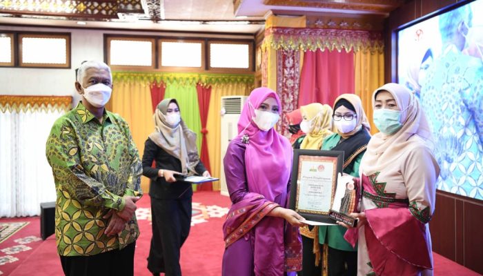 Dekranasda Kota Raih Juara Favorit Lomba Cerita Wastra