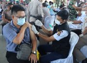 TNI-Polri Antusias Ikuti Vaksinasi Massal Covid-19 Dosis Kedua yang Digelar Dinkes Aceh