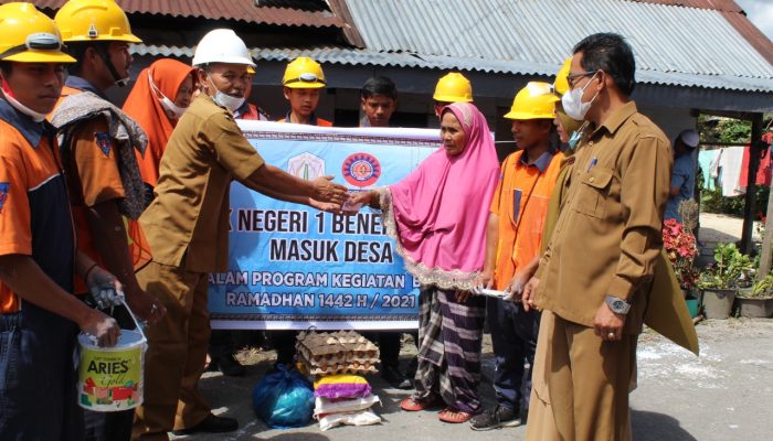 Siswa SMKN 1Bener Meriah Kembali Rehab Rumah Warga Kurang Mampu