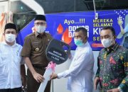Gubernur Nova Serahkan Satu Unit Mobil Donor Darah Untuk PMI Kota Banda Aceh