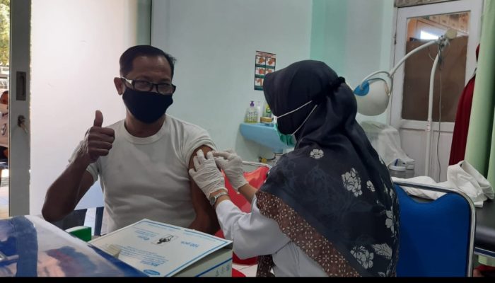 Pegawai Diskominfotik Ikuti Vaksinasi Tahap II