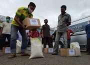 Ekonomi Sopir Angkutan Tercekik Jelanh Idulfitri, ACT Aceh Salurkan Bantuan Pangan