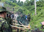 Pabung Kodim 0101, Dampingi Komjen Pol.Dr. Petrus Reihanrd G (KA BNN RI) dalam pemusnahan ladang ganja