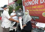 Sekda Aceh Serahkan 3 Unit Sepeda Motor Untuk Pemenang Undian Tahunan PMI