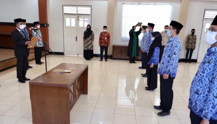 Asisten Administrasi Umum Lantik 5 Pejabat Pengawas di Lembaga Wali Nanggroe