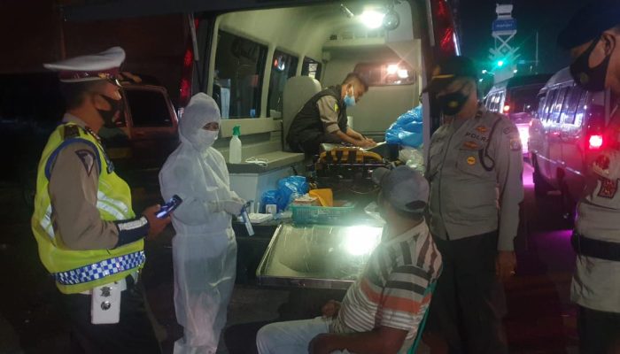 Lagi 6 Orang di Swab Antigen di Posko Penyekatan Lambaro, Hasilnya Non Reaktif