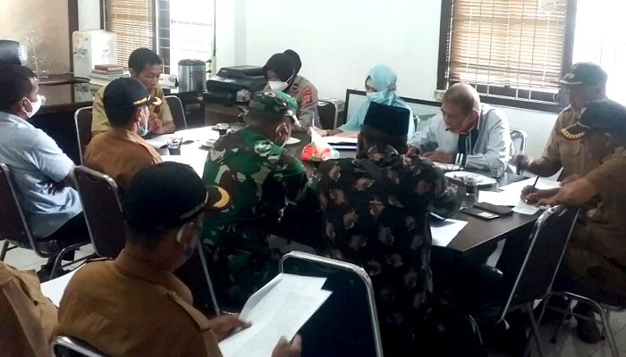 Bati Tuud Koramil 25/Syiah Kuala Hadiri Rapat Koordinasi Bersama Muspika