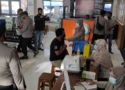 Ratusan Penumpang Kapal Penyeberangan Banda Aceh-Sabang Jalani Vaksinasi di Pelabuhan Ulee Lheu