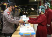 Kapolri Cek Pasien Covid-19 Terlayani dengan Baik di RS Polri dan Berikan Bansos ke Nakes