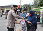 Kumunitas Abang Becak Dapat Sembako Dari Kapolres Aceh Tengah