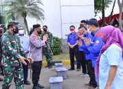 Tinjau Vaksinasi Massal KSPSI di Sumedang, Kapolri: Kesehatan Buruh Terjaga Ekonomi Bertumbuh