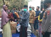 Wakil Bupati Aceh Besar Serahkan Bantuan Masa Panik Korban Kebakaran Seulimum