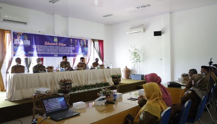 Bupati Aceh Besar Luncurkan Buku Pedoman Sistem Pendidikan Terpadu