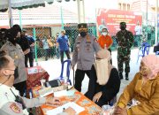 Tinjau Vaksinasi Serentak 114 Titik di Jatim, Kapolri Optimis Target 2 Juta Per Hari Tercapai