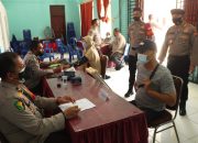 Ditpamobvit Polda Aceh Gelar Gerai Vaksin di Kantor Camat Darul Imarah