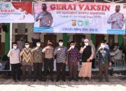 Vaksinasi Saweu Gampong Ditpamobvit dan Bid Dokkes Polda Aceh di Pesantren Mahad Daarut Tahfizh Al-Ikhlash Aceh Besar