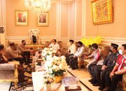 Di Pendopo Bupati Aceh Selatan, Kapolda Aceh Minta Bupati Bantu Kapolres Percepat Vaksinasi