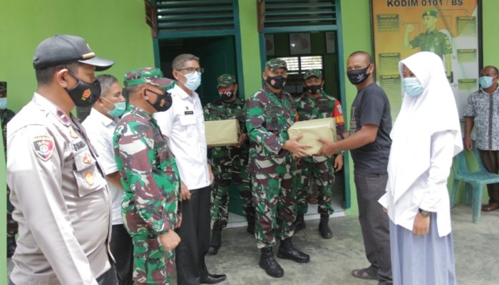 Asisten III Bidang Administrasi Umum Setdakab Aceh Besar Hadiri Acara Vaksinasi di Koramil Jantho dalam rangka HUT TNI ke 76