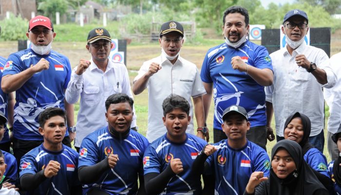 Ketua DPRK Banda Aceh Lepas Atlet Panahan Pra PORA