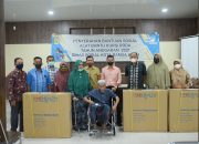 Ketua DPRK Serahkan Bantuan Kursi Roda untuk Warga