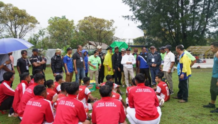 Bupati Aceh Besar Bangga Tim Sepakbola Aceh Besar Lolos ke PORA Pidie 2022