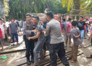 Polisi Subulussalam Bantu Warga Yang RumahnyaTerbakar, Kapolda Aceh : Terima Kasih Atas Dedikasi Dan Pengabdiannya
