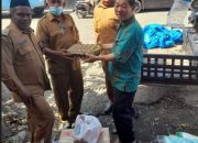 Dinsos Serahkan Bantuan Masa Panik Kepada Korban Kebakaran di Peunayong