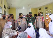 Wakapolda Aceh Tinjau Vaksinasi Serentak di Kuta Malaka Terhubung Secara Virtual Dengan Kapolri