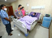 Penuhi Janji, Kapolri Jenguk Sinta Aulia Anak yang Sakit Tumor Kaki