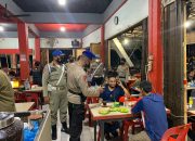 Patroli KRYD di Banda Aceh Turut Bagikan Masker Kepada Masyarakat