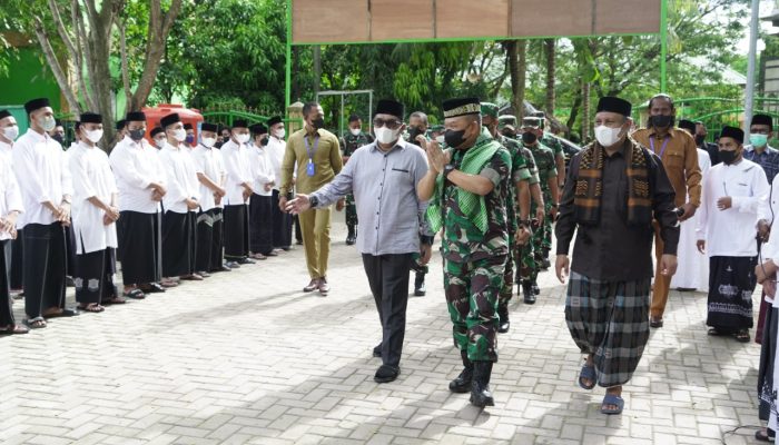 Kebijakan Kasad tentang Penerimaan Prajurit Jalur Santri Terjawab di Dayah Darul Ihsan Aceh