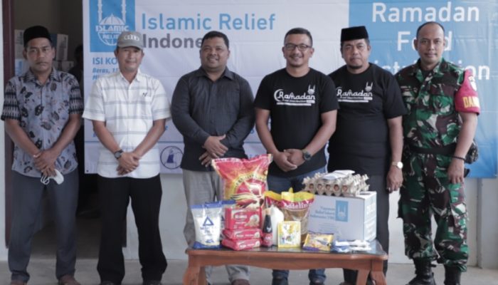Islamic Relief Indonesia Salurkan 500 Paket Bantuan Ramadhan di Aceh Besar
