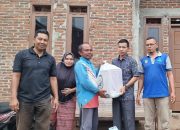 Ketua DPRK Banda Aceh Salurkan Bantuan Masa Panik untuk Korban Angin Kencang