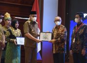 Jaga Pengelolaan Lingkungan,  Solusi Bangun Andalas (SBA) Terima Sertifikat PROPER Hijau