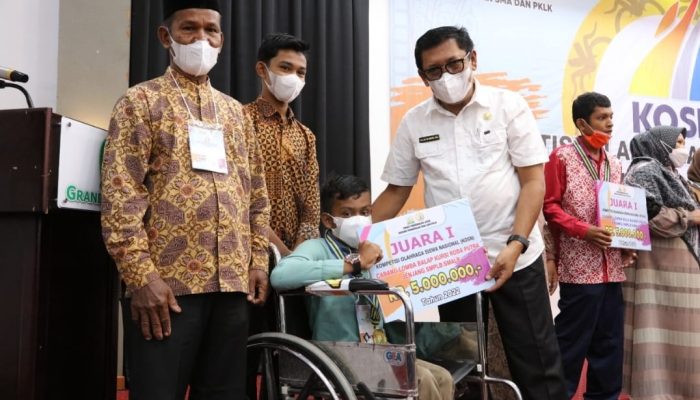 Asa Kadisdik Aceh untuk ‘Anak Emas’ di Penutupan KOSN
