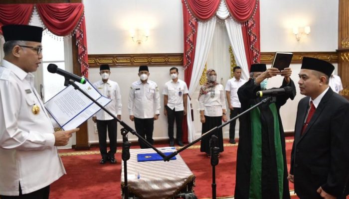 Gubernur Lantik Jamaluddin Sebagai Inspektur Aceh